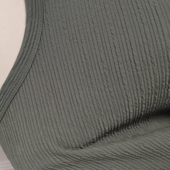 Jennie & Marlis Women's large balloon sleeve textured blouse - Picture 3 of 10